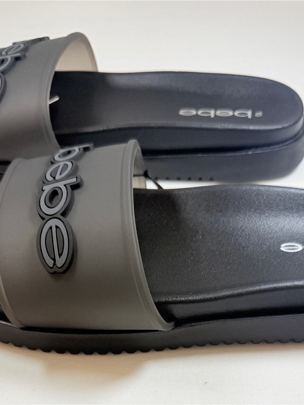 Bebe Women’s Gray Black Logo Pool Slide Sandals Size 10 NWT - Picture 2 of 6